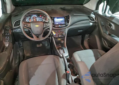 2021 Chevrolet Trax Ls z USA, uszkodzony, nr VIN KL7CJKSB5MB301147